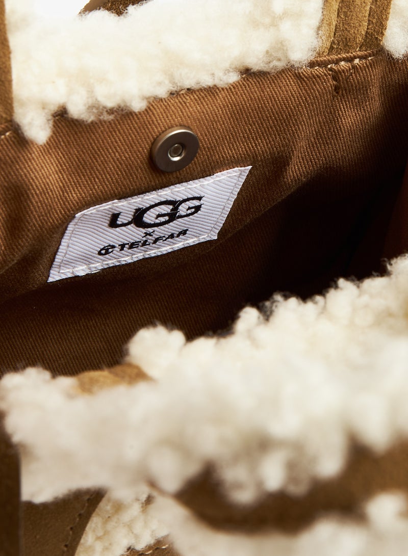 أوغ حقيبة Ugg X Telfar صغيرة للنساء - Image 4