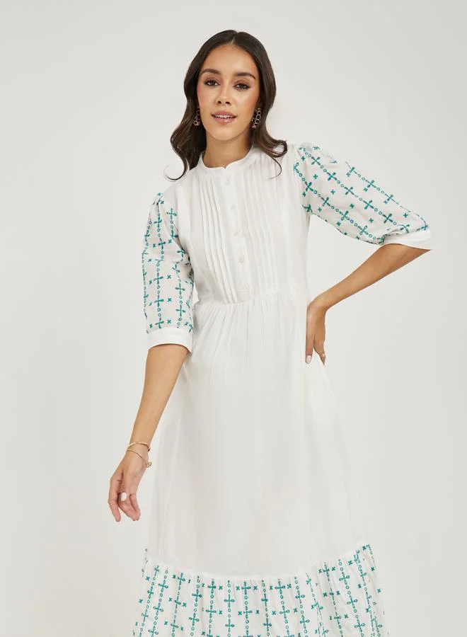 ستايلي Embroidered Schiffli Detail A-Line Maxi Dress