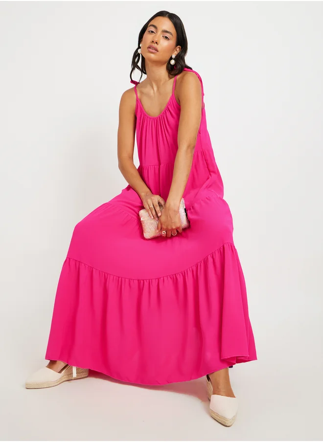 ستايلي Solid Strappy Tiered Maxi Dress