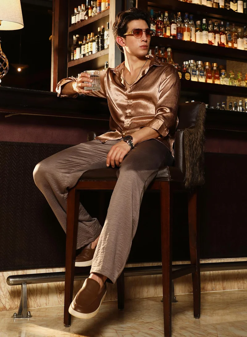 Campus Sutra Campus Sutra Men's Bronze Brown Gleaming Crushed-Satin Shirt | Spread Collar , Long  Cuffed Sleeves , Button Closure | Solid Crushed Satin | Satin Shirt For Party  Wear