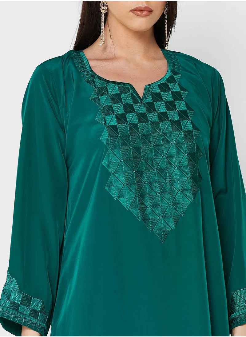 Khizana Embroidered Detail Jalabiya
