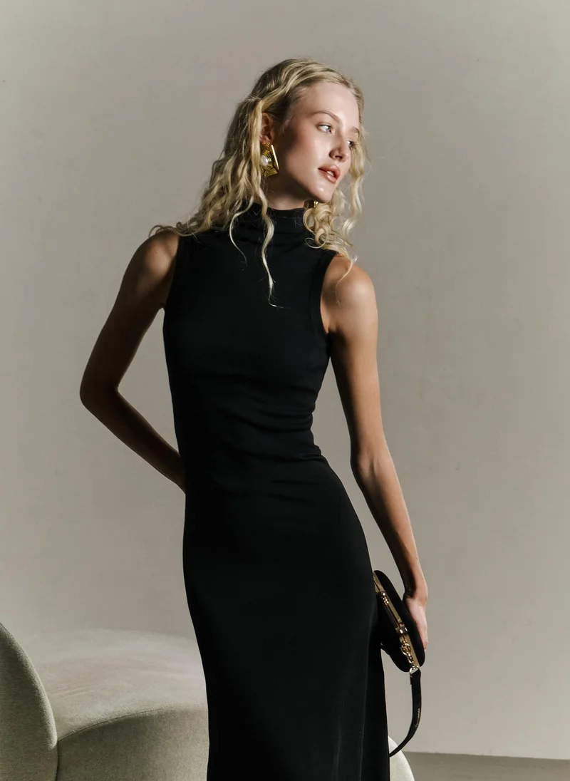 Lichi Sleeveless fitted maxi dress