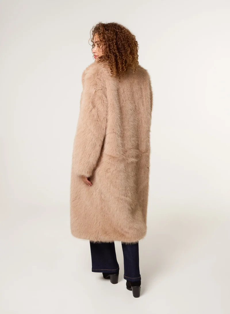 بلو فانيلا Long Fluffy Coat