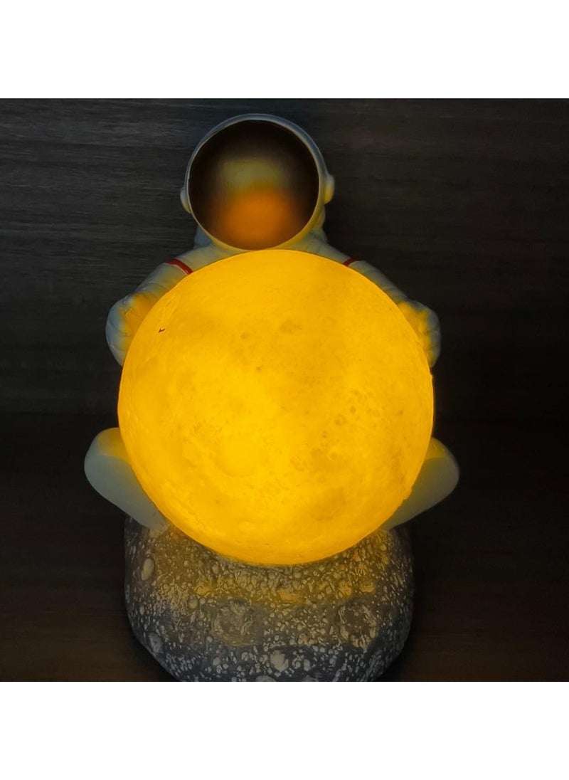 Charming Astronaut Moon Lamp – Cute Astronaut Hugging the Moon Night Light, Warm LED Decorative Accent for Bedroom, Office, and Home Décor – Unique Space Lover Gift