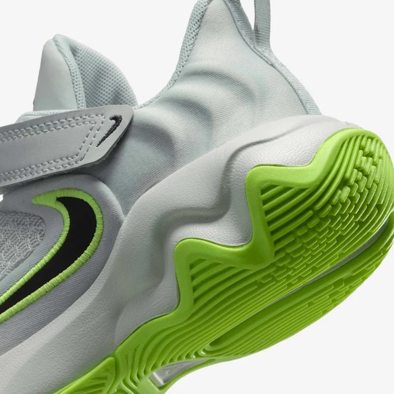Nike Kids' Giannis Immortality 4 Basketball Shoes