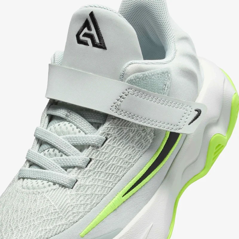 Nike Kids' Giannis Immortality 4 Basketball Shoes