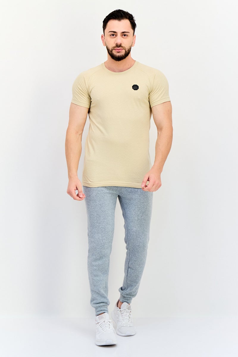 PUMA تي شيرت بولو قصير الأكمام للرجال من بومة x One8، مقاس ضيق، خارجي، بيج داكن - Image 4