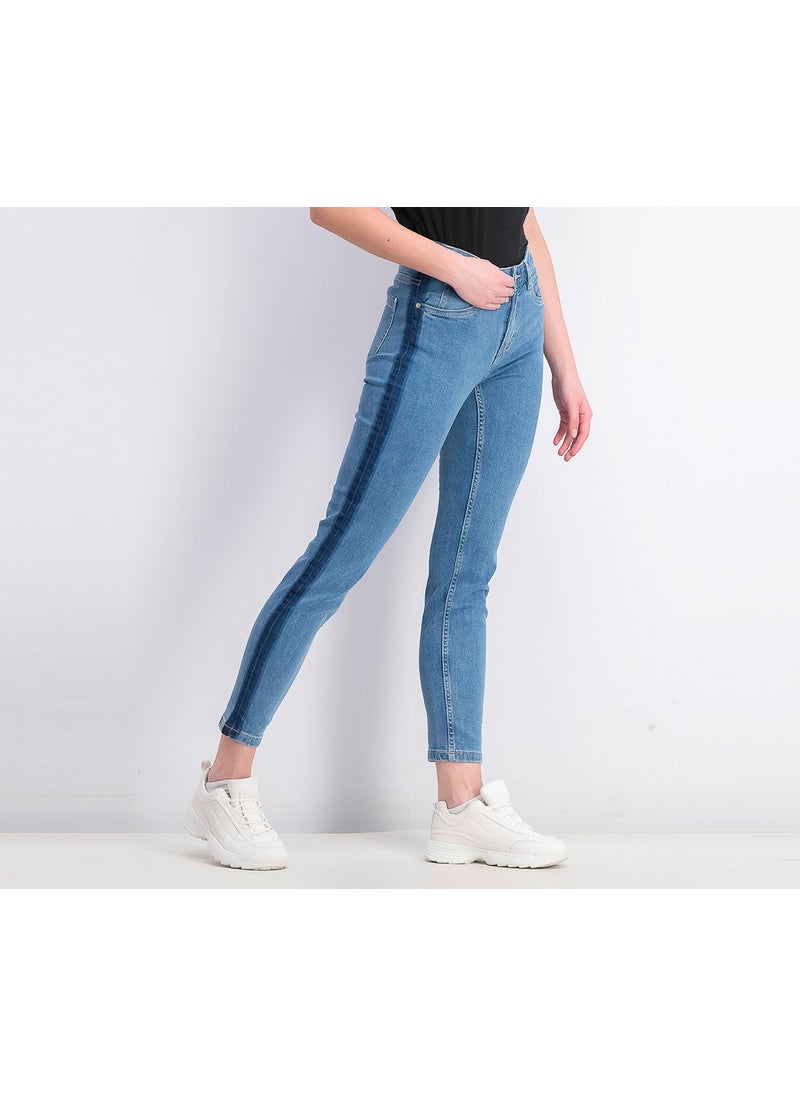 Tchibo Women Slim Fit Washed Stretchable Jeans, Light Blue  - Image 4