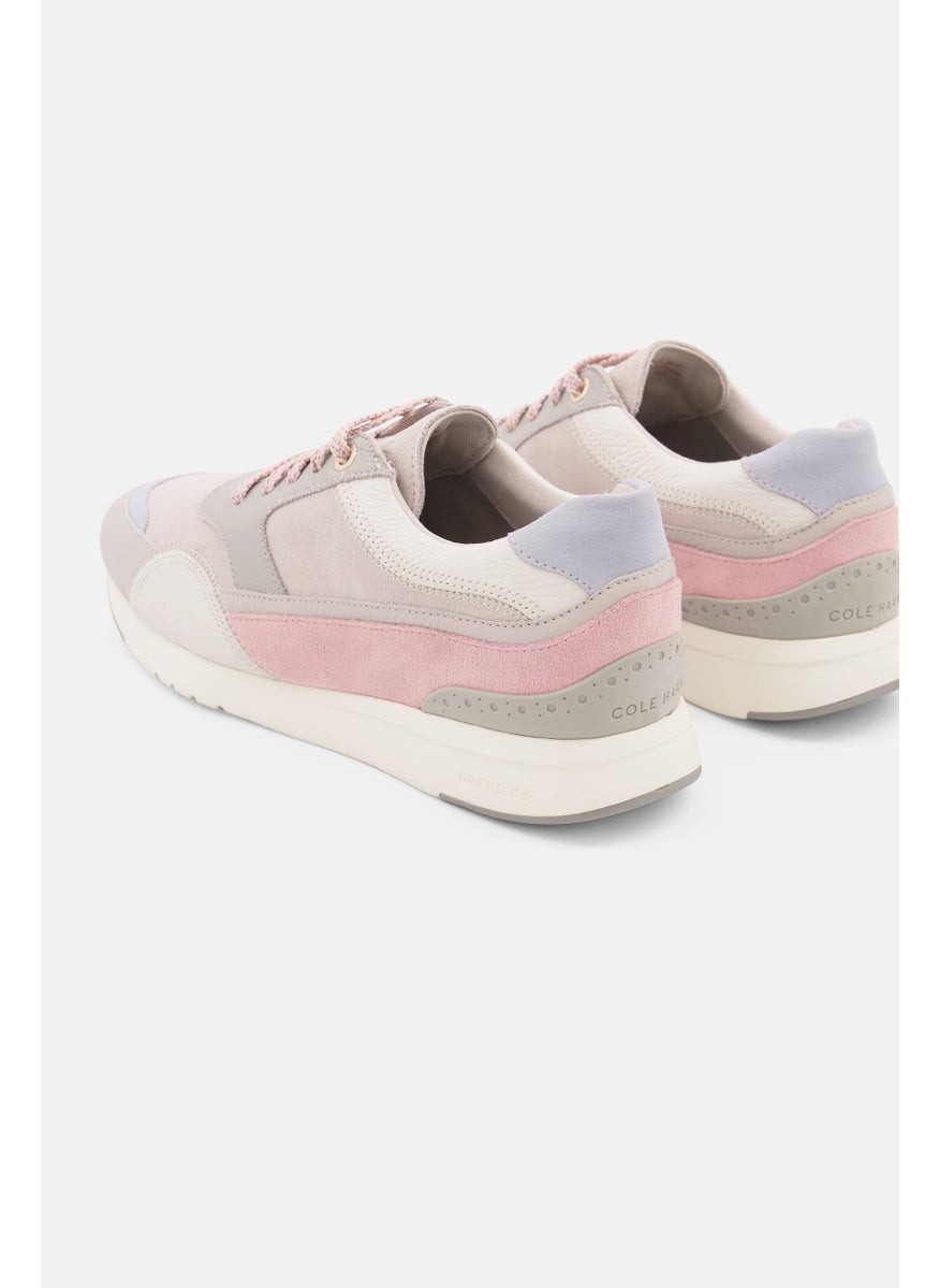 COLE HAAN أحذية كاجوال عالية الساق للنساء، بيج كومبو  - Image 2