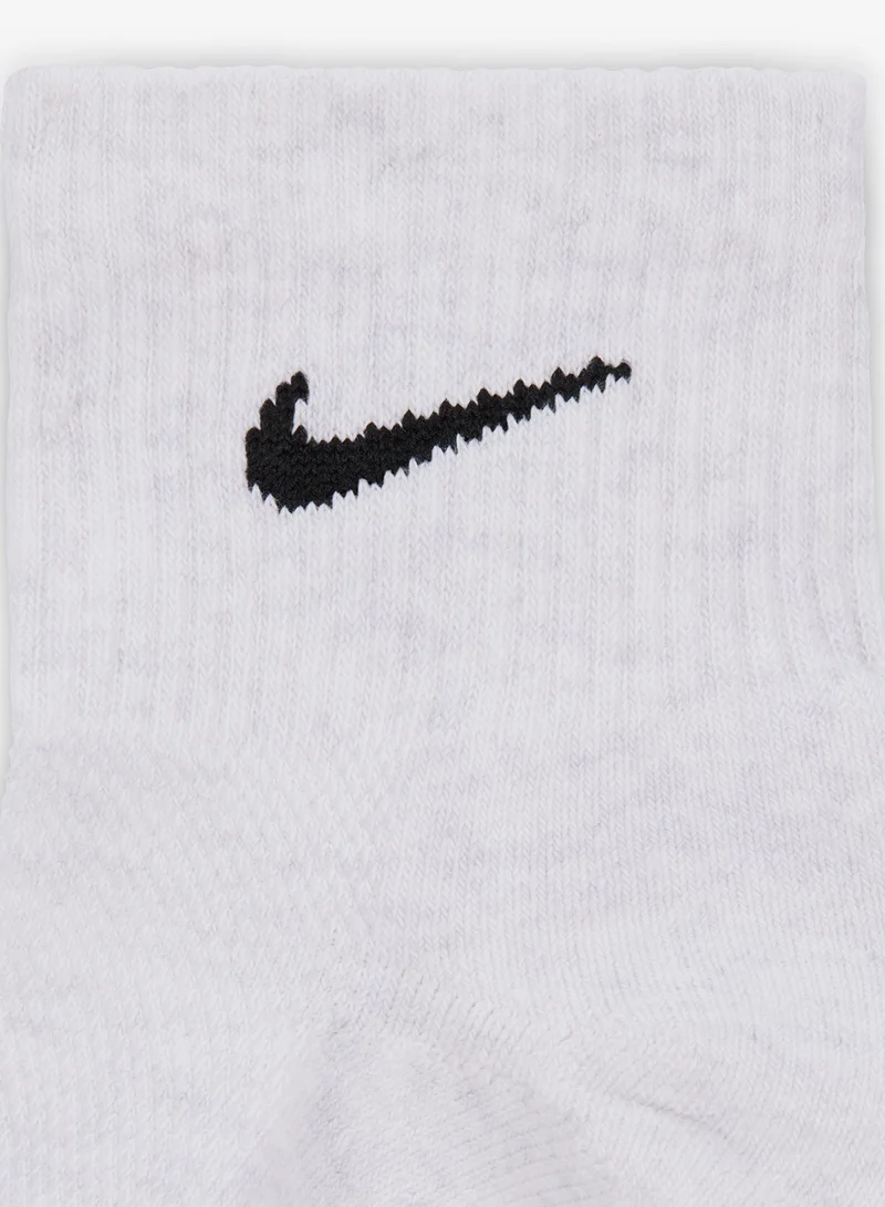 Nike BIRCH HTR(BLACK)/OATMEAL HTR(BLACK)/GREY HTR(WHITE) 3-Pack Everyday Elevated Ankle Socks  | Best Price UAE