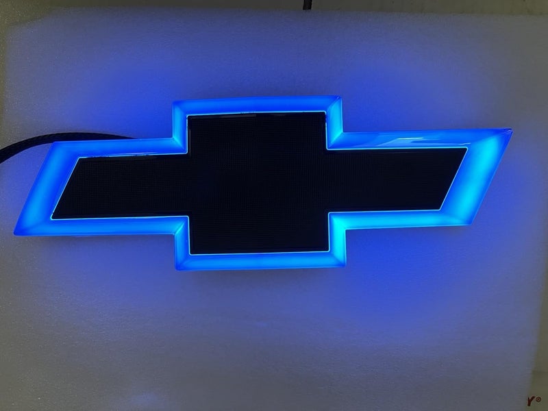 شعار شبكة 20142015 شيفروليه سيلفرادو مع إضاءة LED RGB سوداء اللون وشعار شبكة مضاء مع ألوان مسبقة متعددة