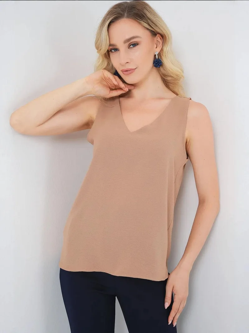 بيغ دارت بلوزة بدون أكمام بياقة على شكل حرف  بنسيج بارت