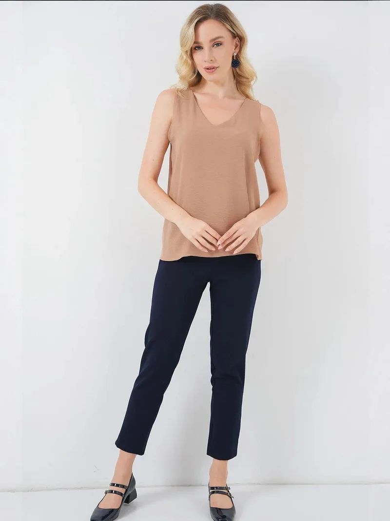 بيغ دارت بلوزة بدون أكمام بياقة على شكل حرف  بنسيج بارت