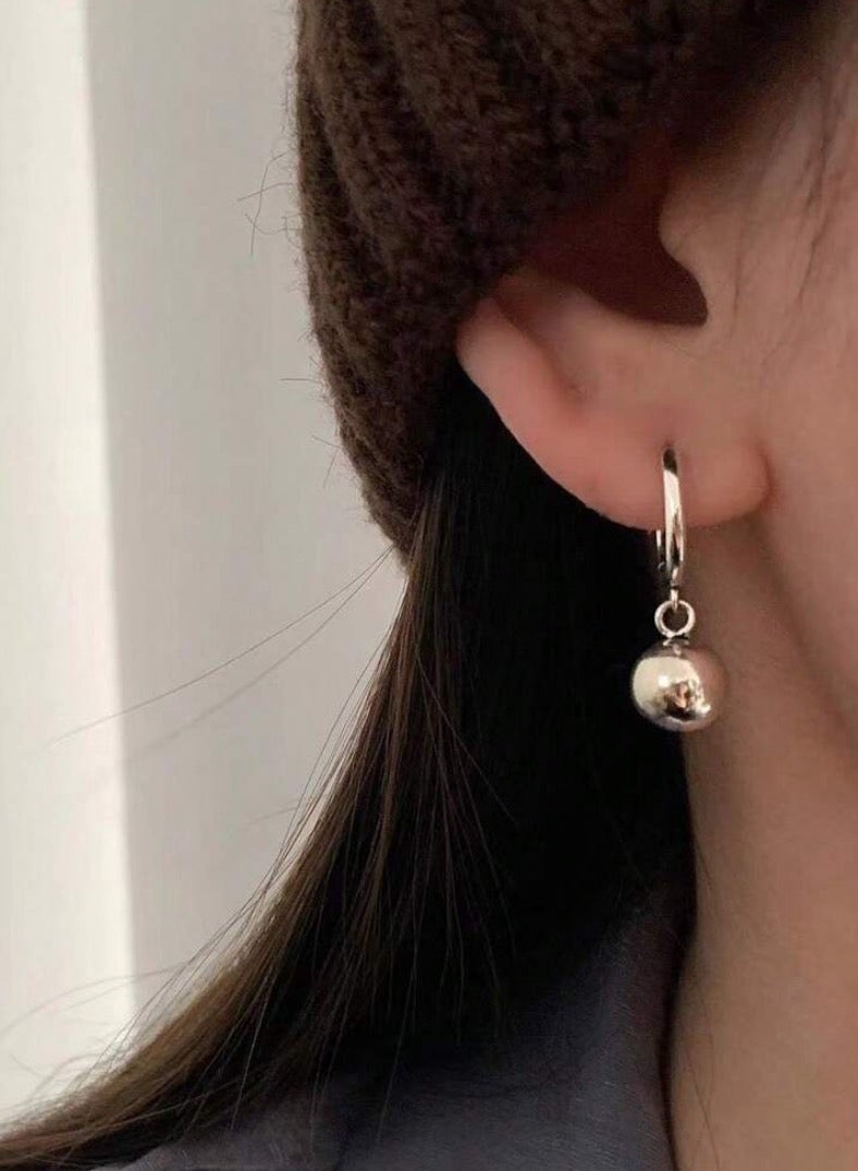 إيكوال حلق اذن نسائي من الاستانلس ستيل باللون الفضي أنيق وعالي الجودة - Image 2