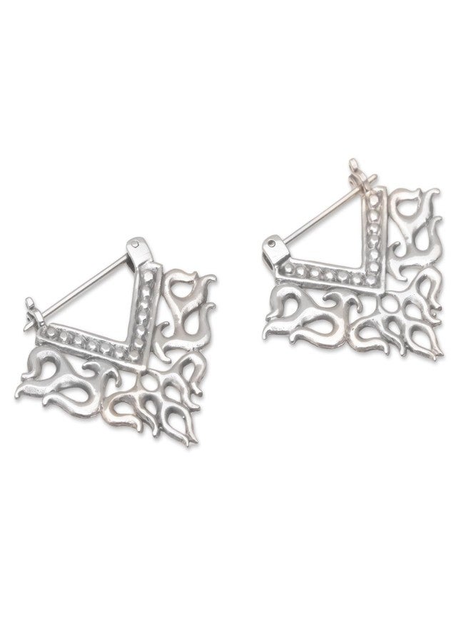 نوفيكا أقراط حلقية من الفضة الإسترلينية مصنوعة يدويًا من نوفيكا، بتصميم قبلي من بالي، إندونيسيا [1.1 بوصة طول × 0 بوصة عرض × 1.3 بوصة عمق] "نار قبلية" - Image 4