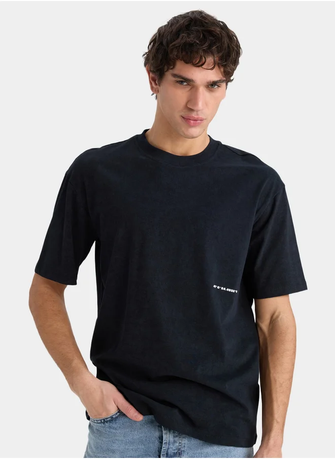 ديفاكتو DeFacto Men Black Boxy Fit Crew Neck Printed TShirt
