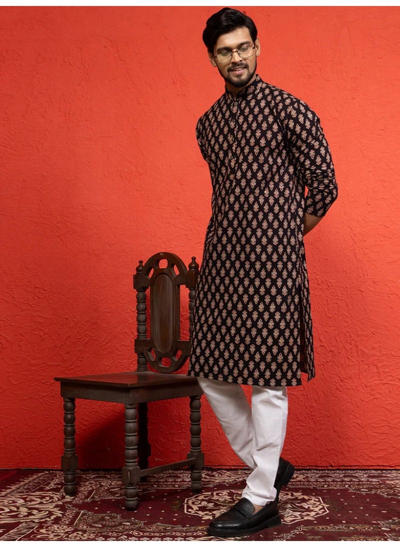 Devoiler Mens Black All-Over Printed Cotton Kurta Set - Image 3