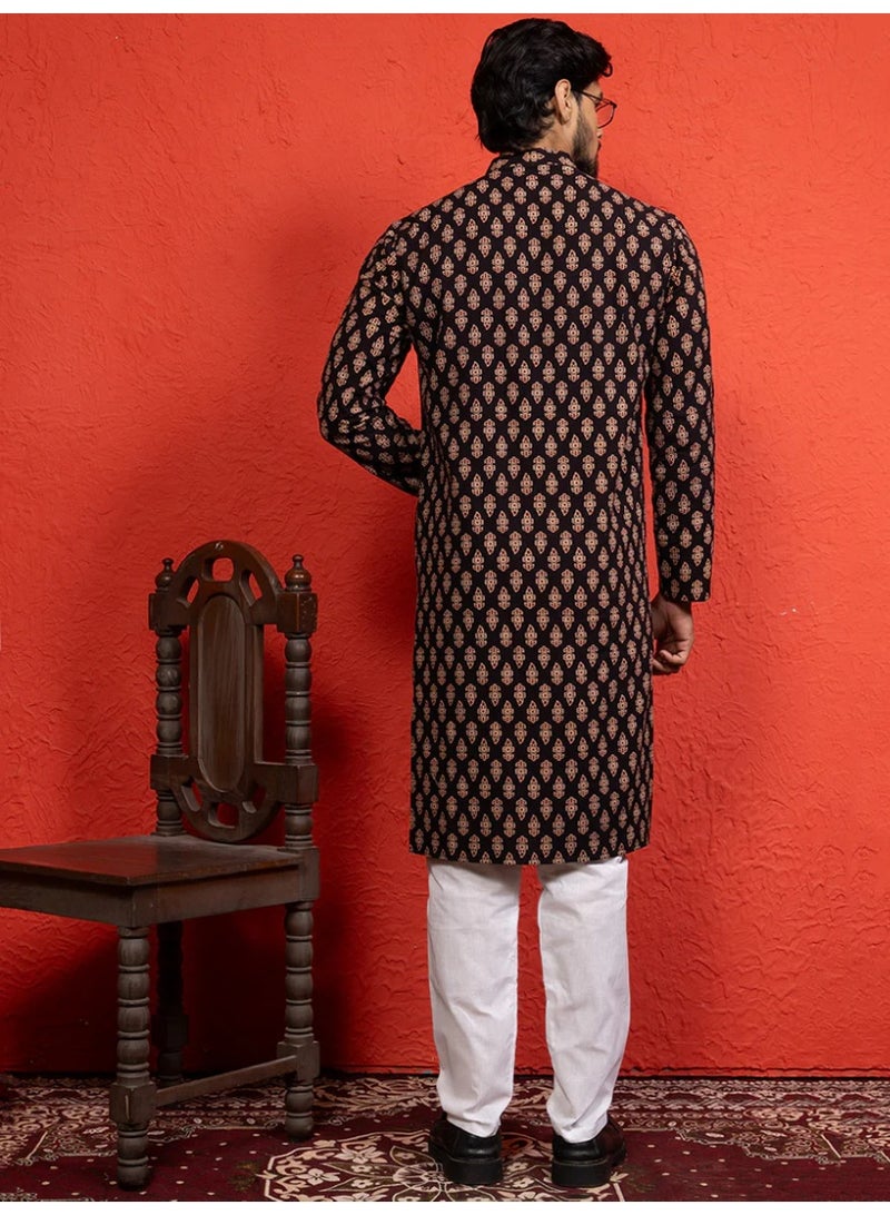 Devoiler Mens Black All-Over Printed Cotton Kurta Set - Image 5