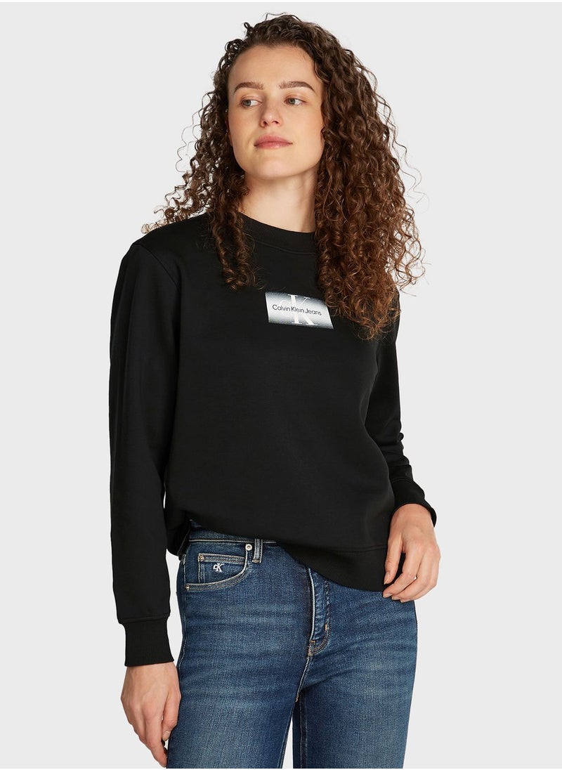 Crew Neck Logo Sweatshirt - pzsku/Z78ABB98215990165F4EEZ/45/_/1717604667/5e54984e-80eb-4789-8640-fda05692d126