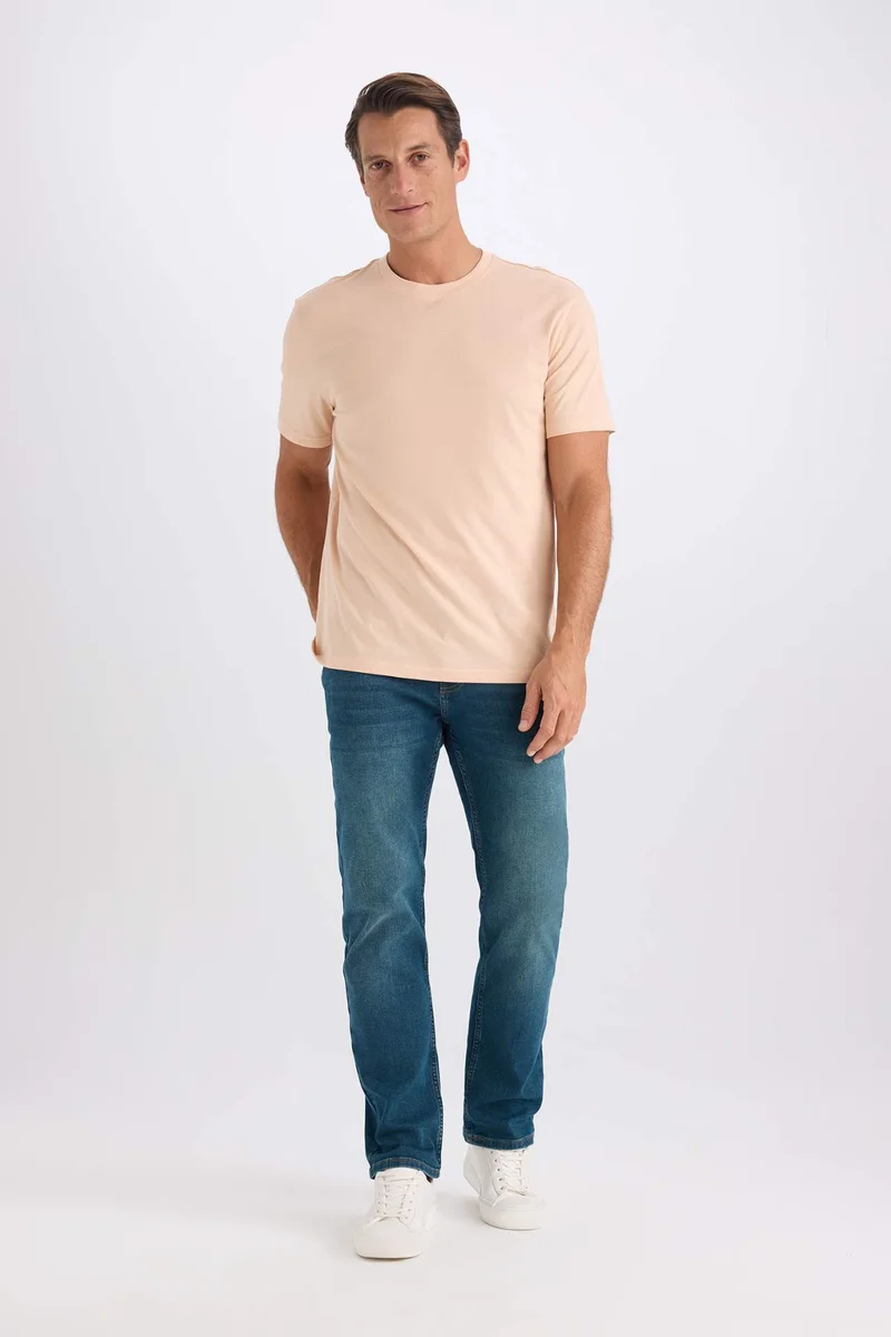 ديفاكتو New Regular Fit Crew Neck Short Sleeve T-Shirt