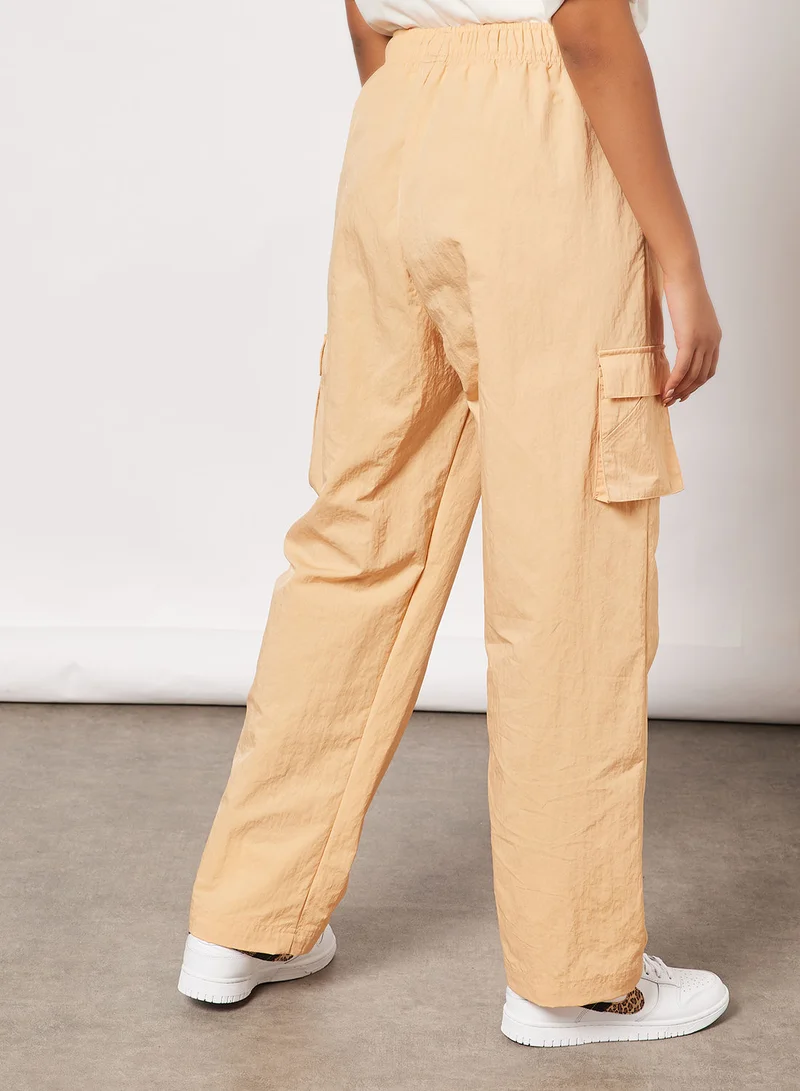 Nike NSW Essential High-Rise Cargo Pants