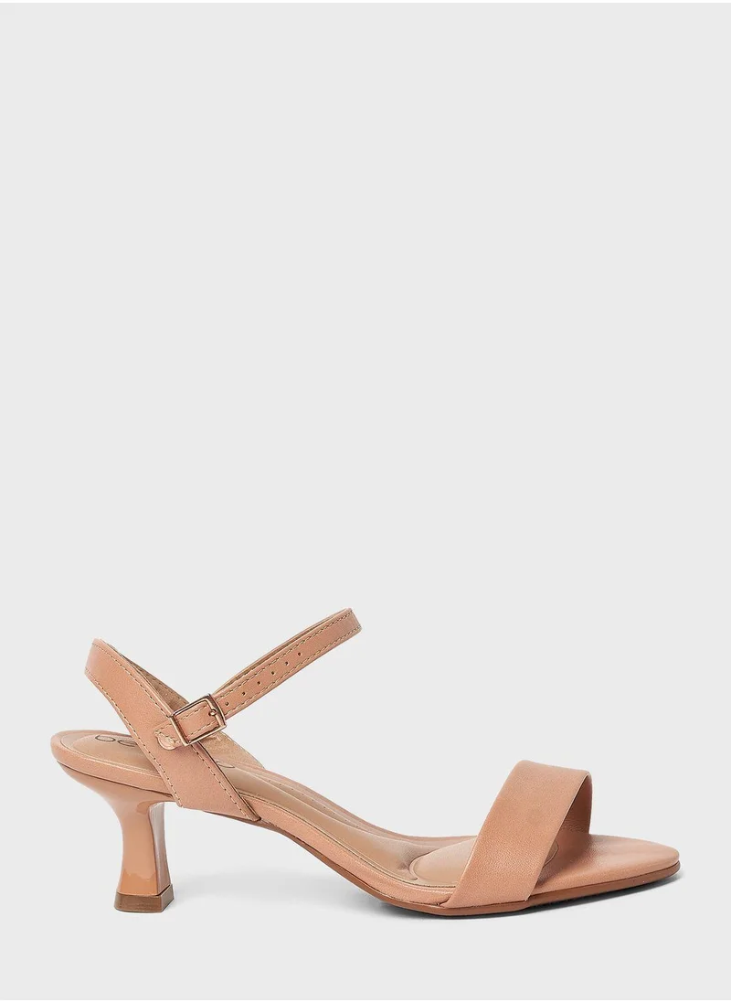 بيرا ريو Multi Strap Mid Heel Sandals