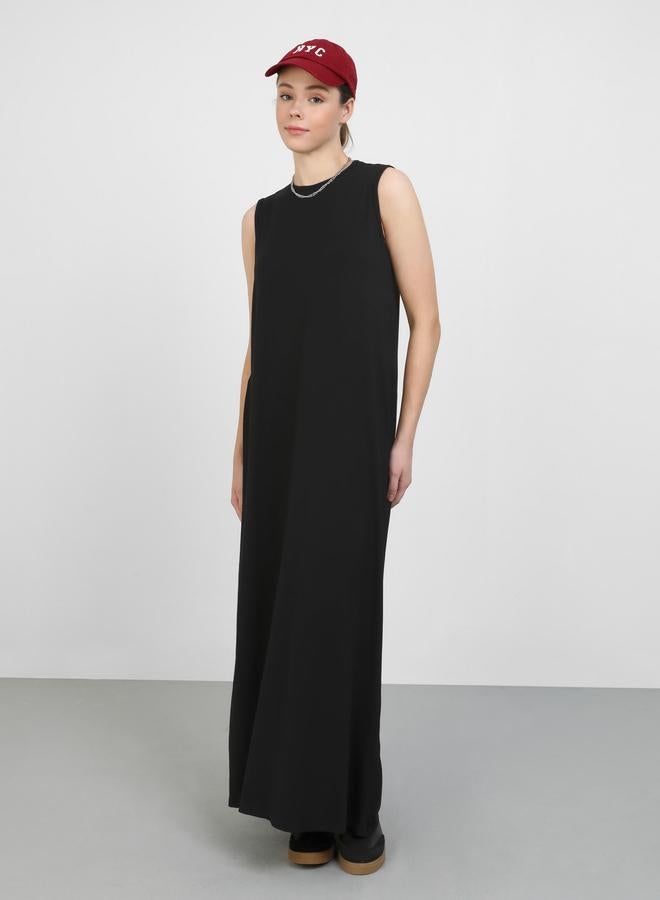 Benin by modanisa Solid Sleeveless Round Neck Maxi Dress - Image 1
