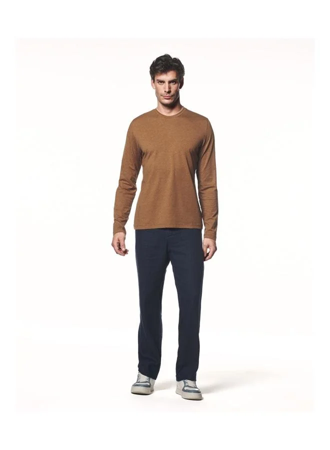 Liwali Long-sleeve T-Shirt with Contrast Details.
