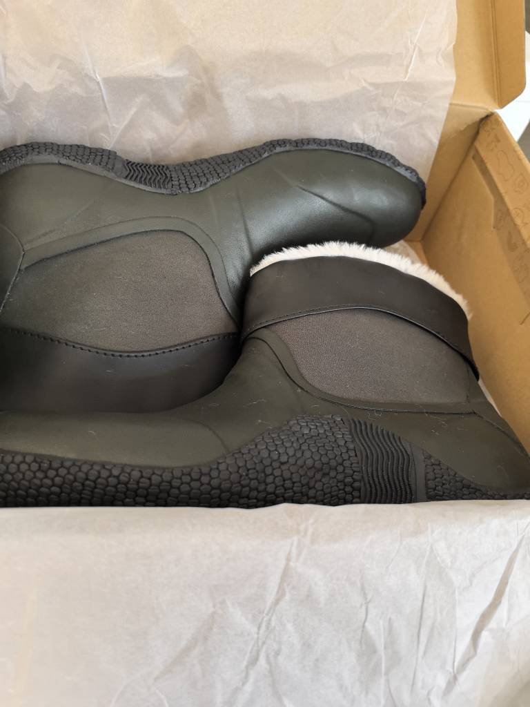 Natural Rubber Rain Boots For Men, Low-Cut, Fleece-Lined, Odor-Resistant, Non-Slip, Waterproof And Durable, Suitable For E-Commerce And Dropshipping - Image 1