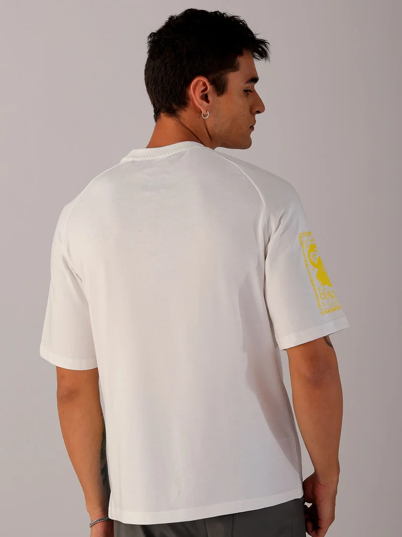 شركة المرآب الهندية Men's Casual Boxy Placement Print Crew Neck Short Sleeve T-Shirt