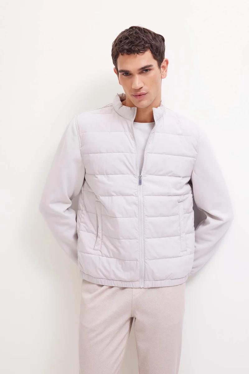 ديفاكتو Slim Fit Stand Collar Elastic and Zippered Waterproof Jacket