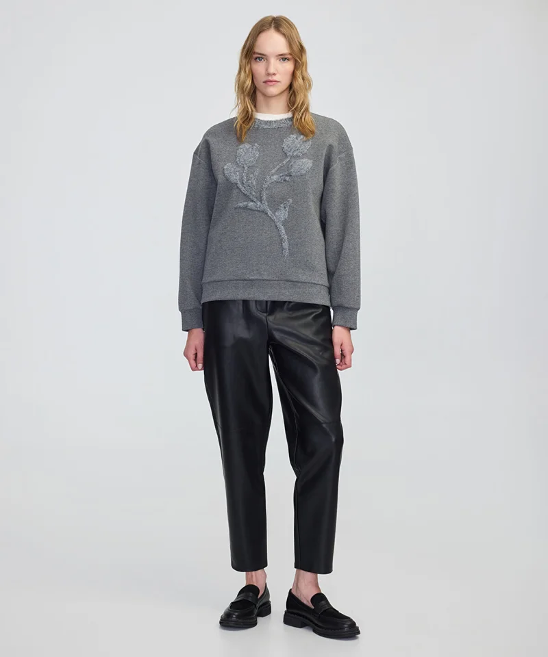 ابيكول 3D Floral Embellished Sweatshirt