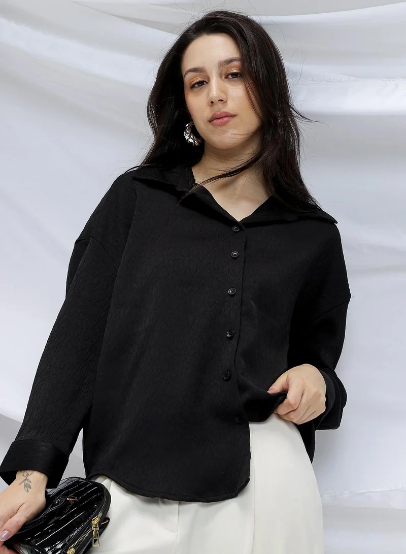 Campus Sutra Campus Sutra Women's Onyx Black Abstract-Tactile Relaxed Shirt For Casual Wear | Spread Collar | Long Cuffed Sleeves | Button Closure | Shirt Crafted With Comfort Fit For Everyday Wear