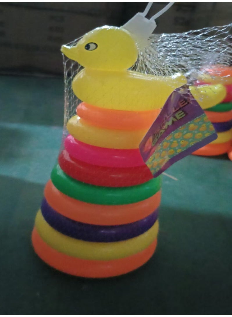 مجموعة لعب دائرية ملونة مع عمود متعدد الألوان