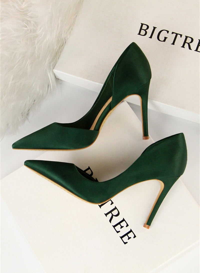 BIGTREE حذاء بكعب عالٍ من الساتان بارتفاع 9.5 سم للنساء مع فم ضحل وجانب مدبب مجوف باللون الأخضر - Image 2