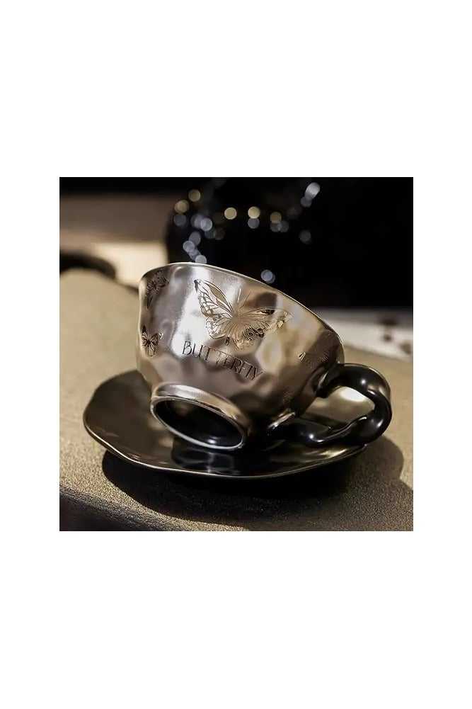Ridge Elegant cup and saucer in black with a luxurious butterfly pattern - Image 2