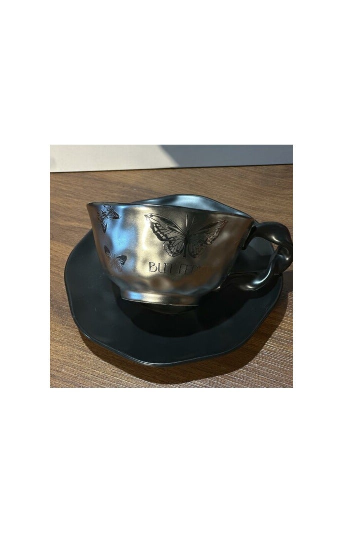 Ridge Elegant cup and saucer in black with a luxurious butterfly pattern - Image 3
