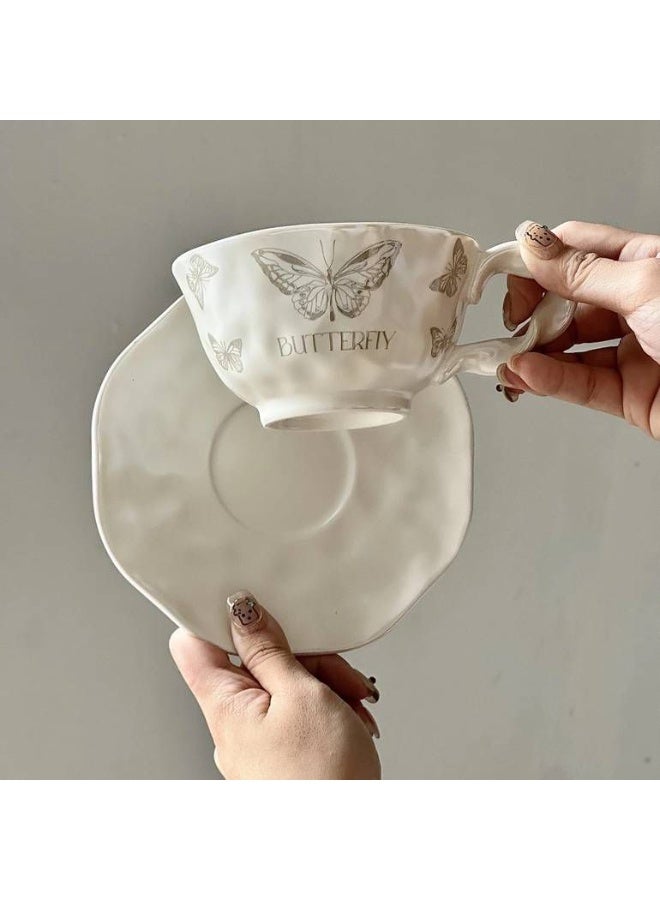 Ridge Elegant cup and saucer in with a luxurious butterfly pattern - Image 1
