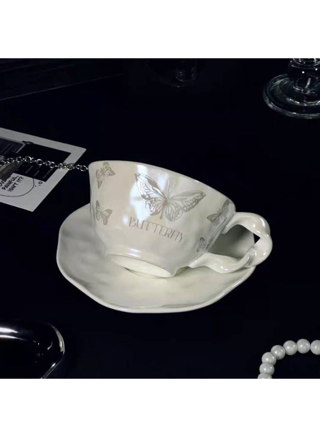 Ridge Elegant cup and saucer in with a luxurious butterfly pattern - Image 2