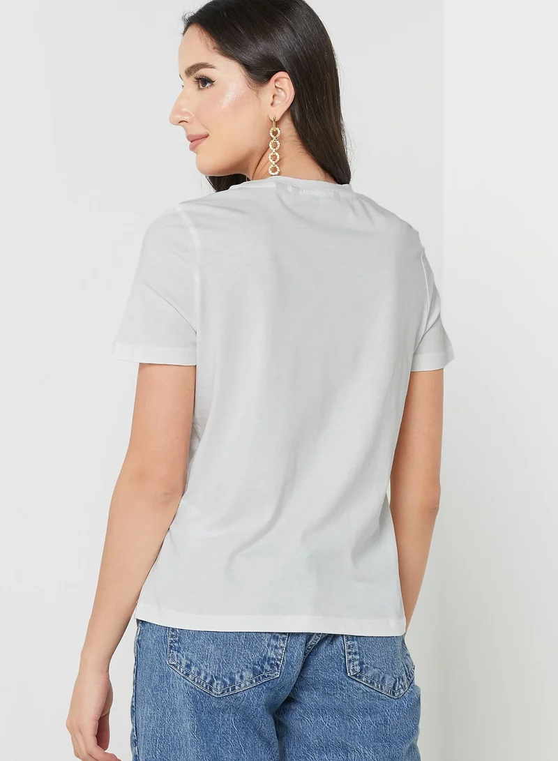 VERO MODA Graphic Round Neck T-Shirt