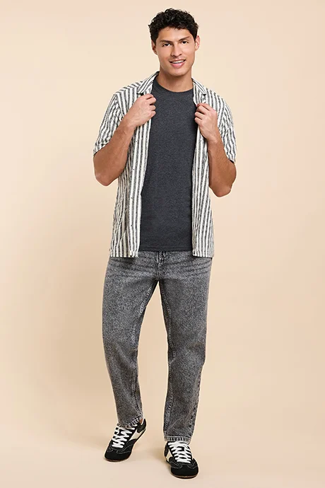 أر أند بي Solid T-Shirt with Crew Neck and Short Sleeves