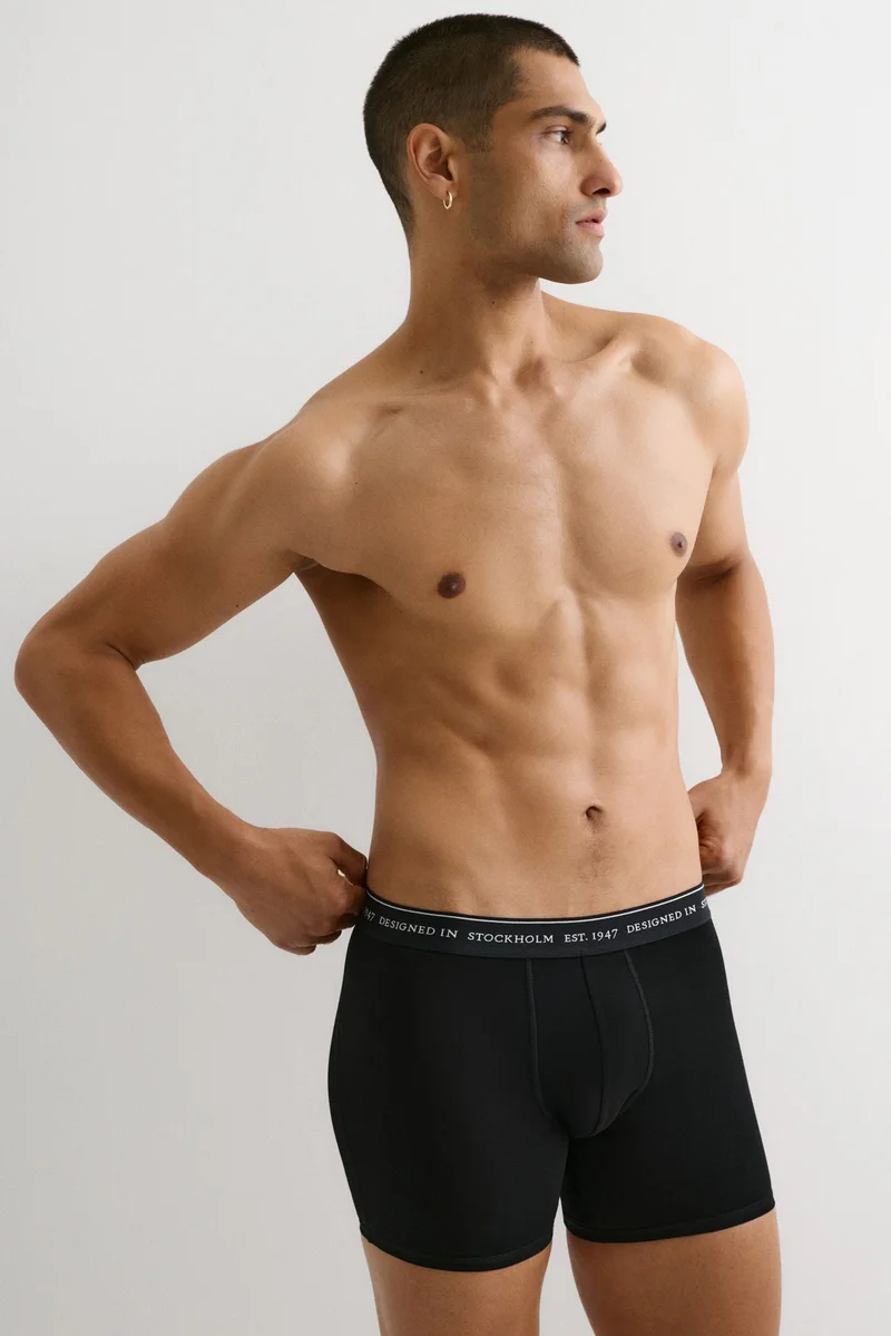 اتش اند ام سروال ترنك متوسط الطول بتقنية لايكرا® إكسترا لايف™ - عبوة من 3 قطع