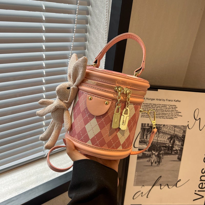Portable Small Bag Women'S Arrival Rabbit Pendant Texted Shoulder Bag Fashionable All-Match Rhombic Printed Bucket Bag - Image 2