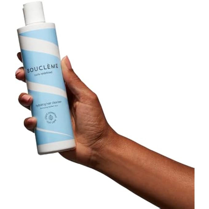 - HYDRATING HAIR CLEANSER - CLEANSING SHAMPOO TO STRENGTHEN AND RESTORE HAIR - 98% NATURALLY DERIVED INGREDIENTS AND VEGAN - 300ML - Image 3