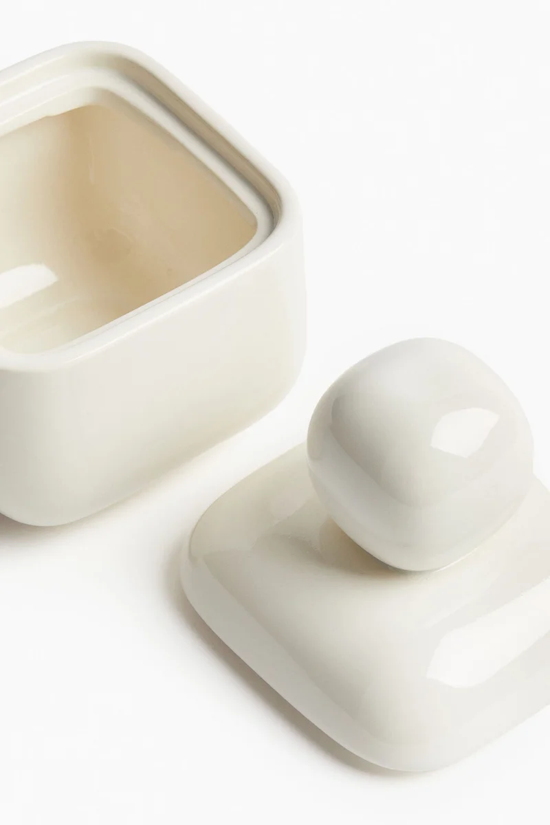 H&M Small stoneware box with a lid