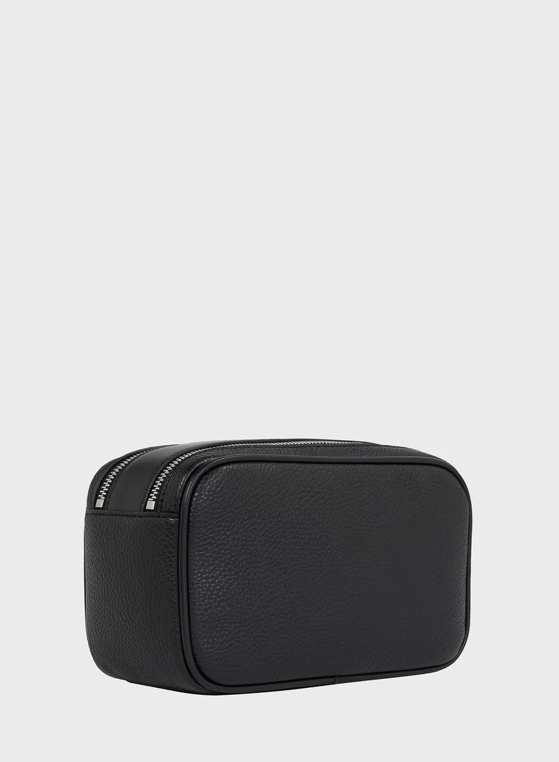 TOMMY JEANS Toiletry Bags