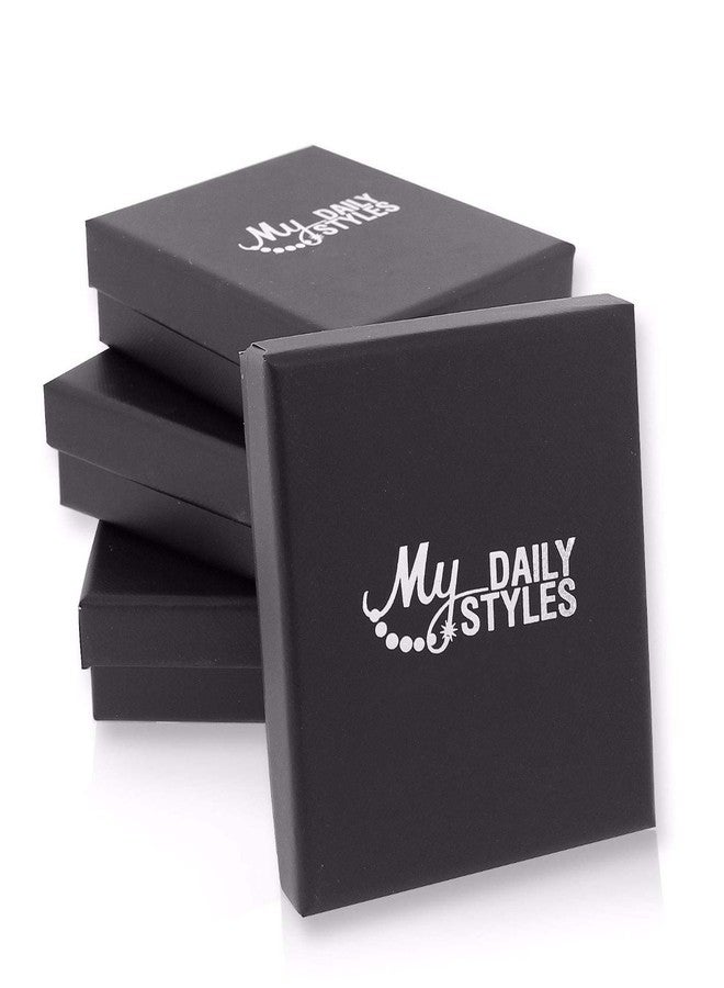 ماي ديلي ستايلز سوار ماي ديلي ستايلز من الفولاذ المقاوم للصدأ بلون فضي، مرصع بالزركونيا المكعبة باللونين الأبيض والأزرق، بتصميم يد فاطمة لجلب الحظ، طوله 7.5 بوصة. - Image 3