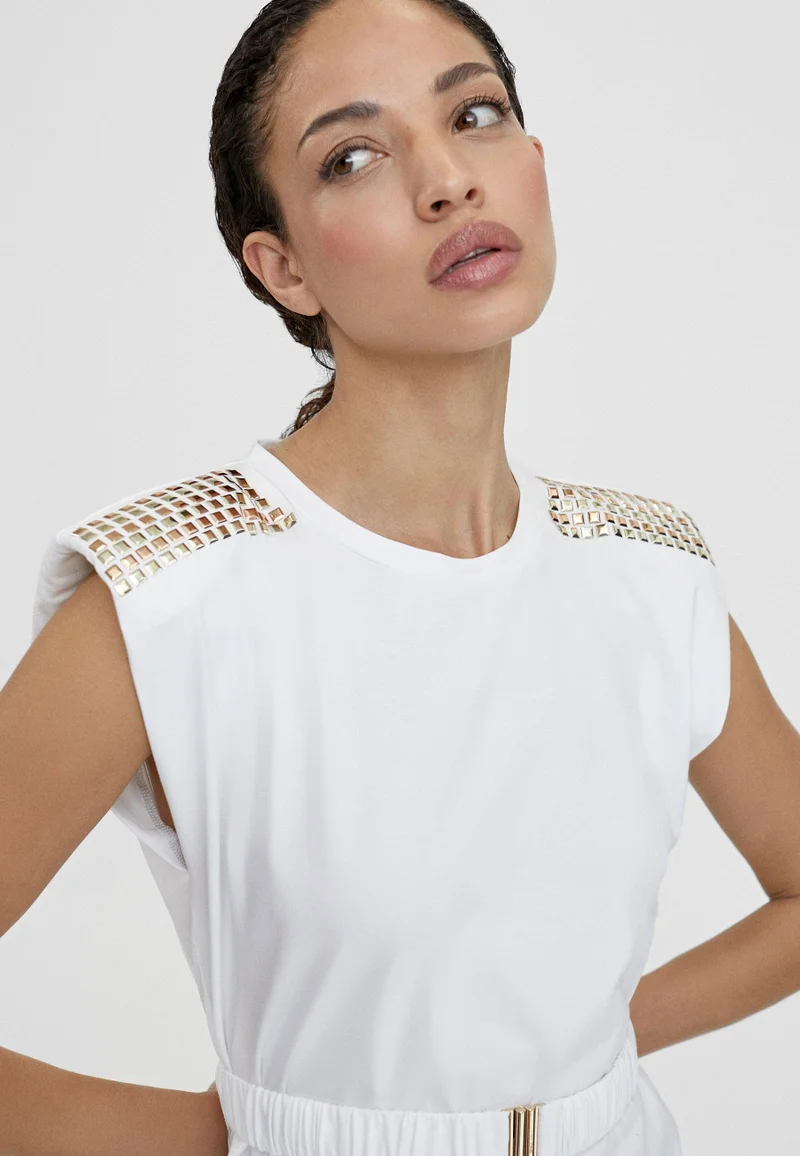 Lola Casademunt T-shirt with belt