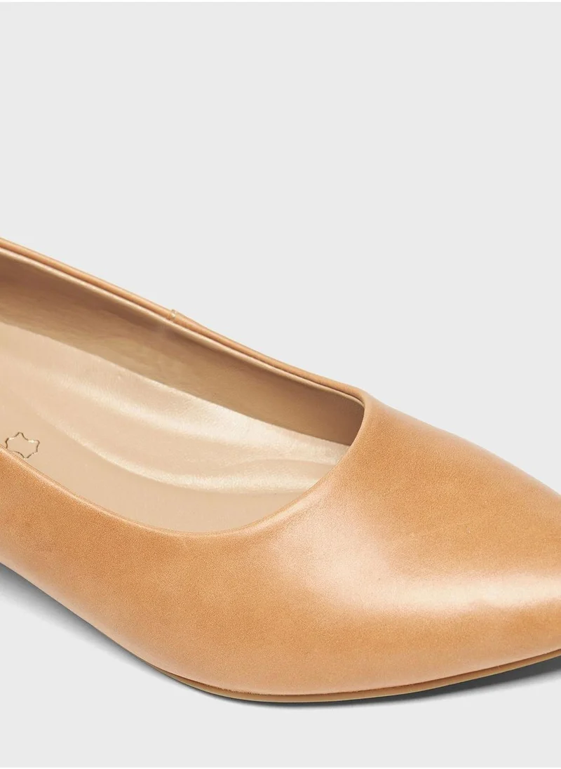 Celeste Pointed Toe Pumps