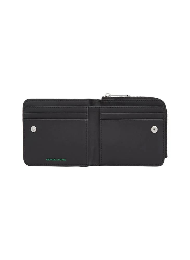 تومي جينز Logo Detail Linear Bifold Wallet